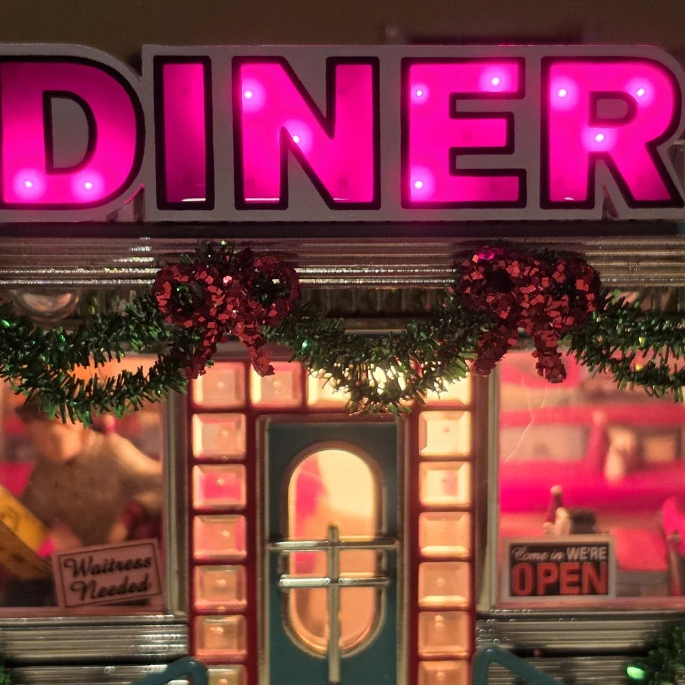 Department 56 Snow Village Shelly's Diner 1999 Illuminated 56.55008 Original Box